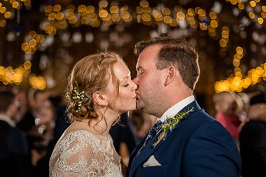 Venue: Newton Park Barn, Buckinghamshire Bianca & William - SUMMER 2017