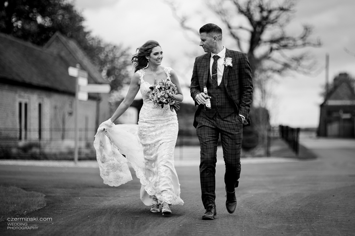 Venue: Lillibrooke Manor & BarnsBassmead Manor Barns Dee-Ann & Lee